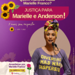 Card com fundo roxo e detalhes com girassois amarelos. No topo da iamgem, em letras amarelas, está escrito: “Quem mandou matar Marielle Franco?’. Logo abaixo, em letras amarelas e destaque em bege, lê-se: “Justiça para Marielle e Anderson!”. A frase “7 anos sem resposta” aparece em amarelo cursivo, acompanhada de um pequeno girassol e dos anos 1979 e 2018, simbolizados por uma estrela e uma cruz, respectivamente. No lado direito, há uma foto da vereadora Marielle Franco discursando em um microfone duplo, círculo bege opaco atrás dela. Ela veste uma blusa roxa com a frase “Diversas mas não dispersas” em amarelo e um turbante colorido com tons de vermelho, amarelo, roxo e verde. Abaixo da imagem, está o crédito: “Foto: Câmara Municipal do Rio de Janeiro”. No canto inferior esquerdo, há um retângulo com fundo texturizado bege e a rosa símbolo da Camtra ao lado, com a frase “Amanhecer por Marielle Franco”, seguida da data “Dia 14/03 às 7:30” e o local “Estácio” em letras roxas, com um ícone vermelho de localização ao lado. No rodapé do card, há uma barra branca com o logotipo da Camtra, os ícones das redes sociais e a página na internet da organização.